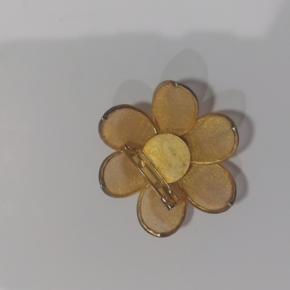 Beautiful gold n rhinestones brooch - Picture 2 of 2